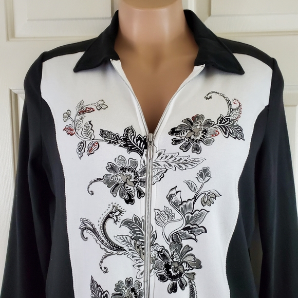 Breckenridge Floral Full Zip Jacket - Picture 5 of 15